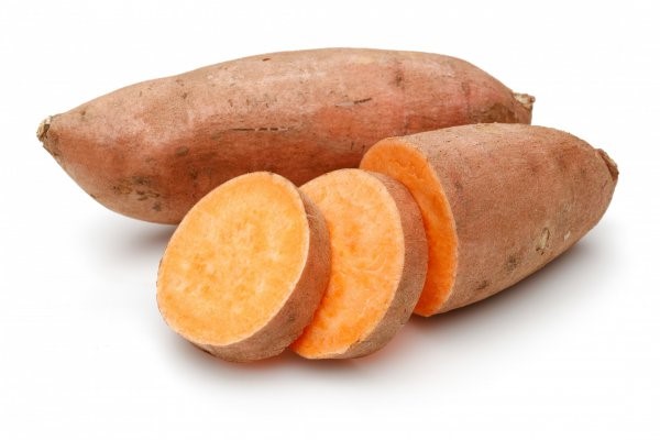 Sweet,Potato,With,Slices,Isolated,On,White,Background